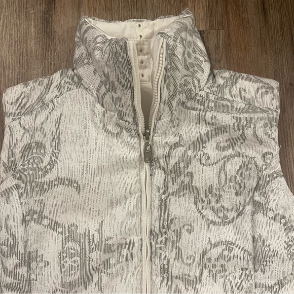 A Diamond In The Snow Puffer Vest Women’s Sz 6 Ivory Reversible Packable Ski - Picture 7 of 13